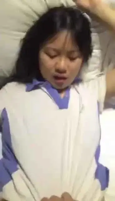 Istri Muda Indonesia Viral Sambil Sandar Dienakin Sampe Kluar - Enaena Istri Muda Indonesia Viral Sambil Sandar Dienakin Sampe Kluar